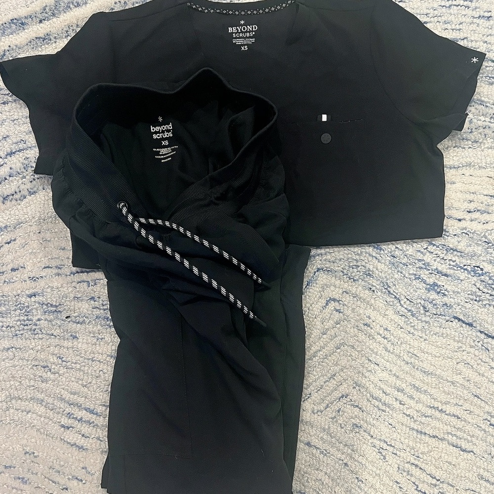Beyond Yoga Women's Classic Black Joggers and Beyond Scrub Set Top and Bottom